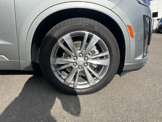 Photo of 2023 Argent Silver Metallic Cadillac XT6
