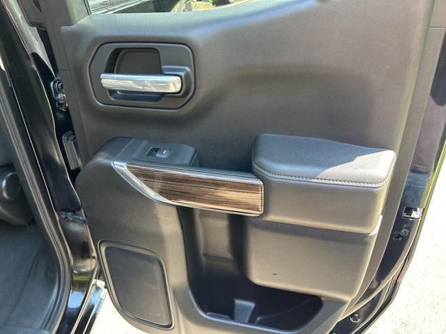 Photo of 2021 Black Chevrolet Silverado 1500