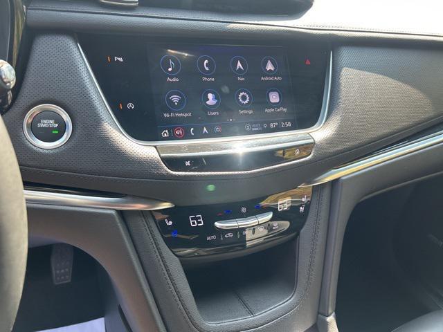 Photo of 2025 Crystal White Tricoat Cadillac XT5