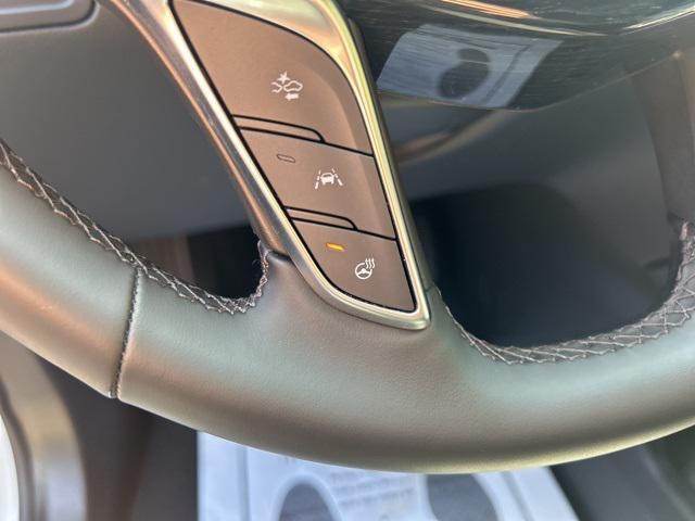 Photo of 2025 Crystal White Tricoat Cadillac XT5