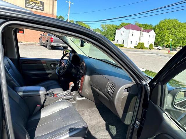 Photo of 2008 Black Saab 9-7X
