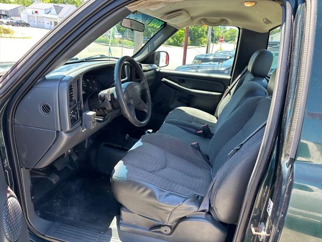 Photo of 2007 Dark Green GMC Sierra 2500