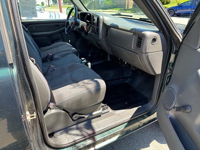 Photo of 2007 Dark Green GMC Sierra 2500
