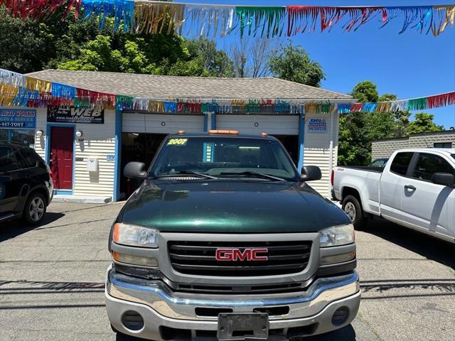 Photo of 2007 Dark Green GMC Sierra 2500