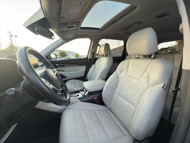 Photo of 2022 Gray Kia Telluride
