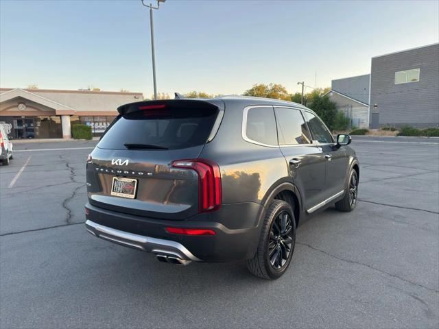 Photo of 2022 Gray Kia Telluride