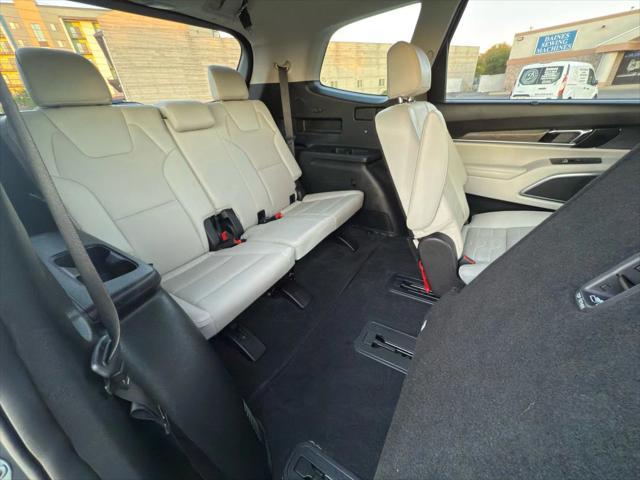 Photo of 2022 Gray Kia Telluride