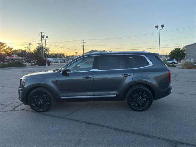Photo of 2022 Gray Kia Telluride