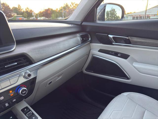 Photo of 2022 Gray Kia Telluride
