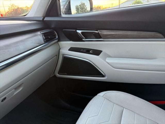 Photo of 2022 Gray Kia Telluride