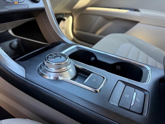 Photo of 2017 White Ford Fusion Hybrid