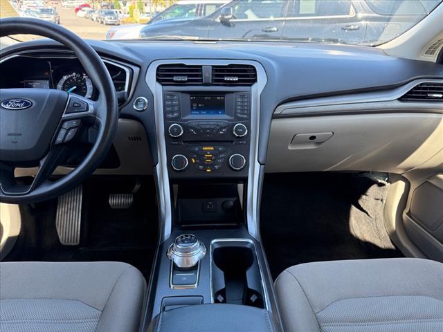 Photo of 2017 White Ford Fusion Hybrid