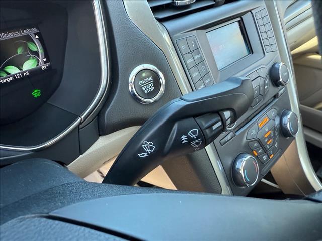 Photo of 2017 White Ford Fusion Hybrid