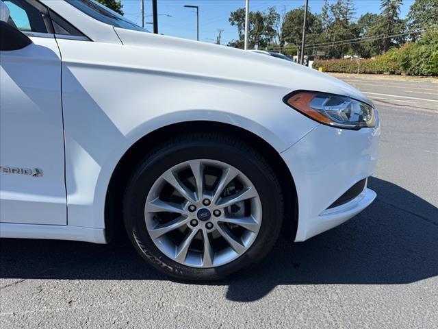 Photo of 2017 White Ford Fusion Hybrid