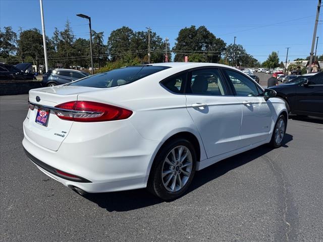 Photo of 2017 White Ford Fusion Hybrid