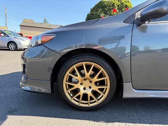 Photo of 2013 Magnetic Gray Metallic Toyota Corolla
