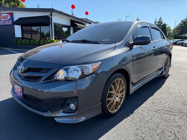 Photo of 2013 Magnetic Gray Metallic Toyota Corolla
