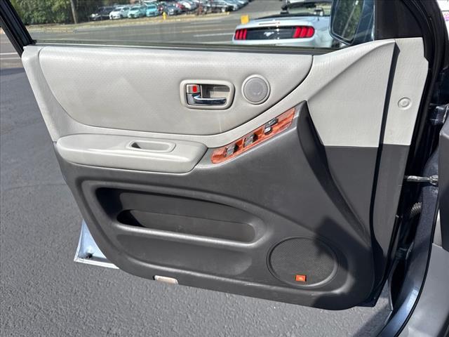 Photo of 2005 Bluestone Metallic Toyota Highlander