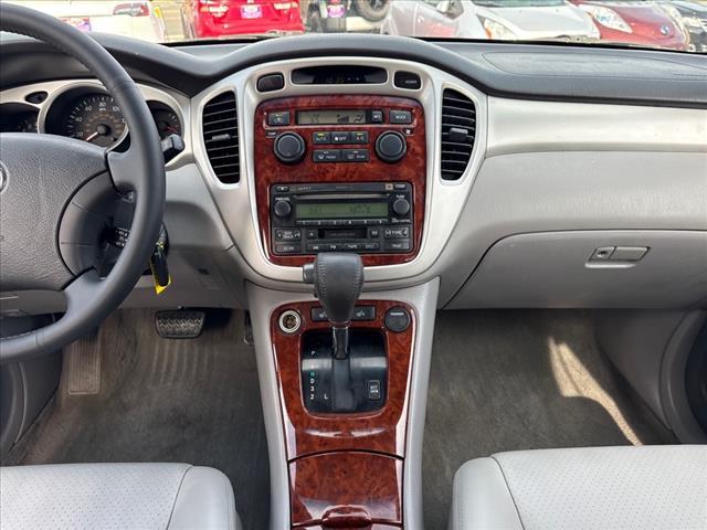 Photo of 2005 Bluestone Metallic Toyota Highlander
