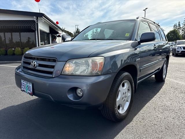 Photo of 2005 Bluestone Metallic Toyota Highlander