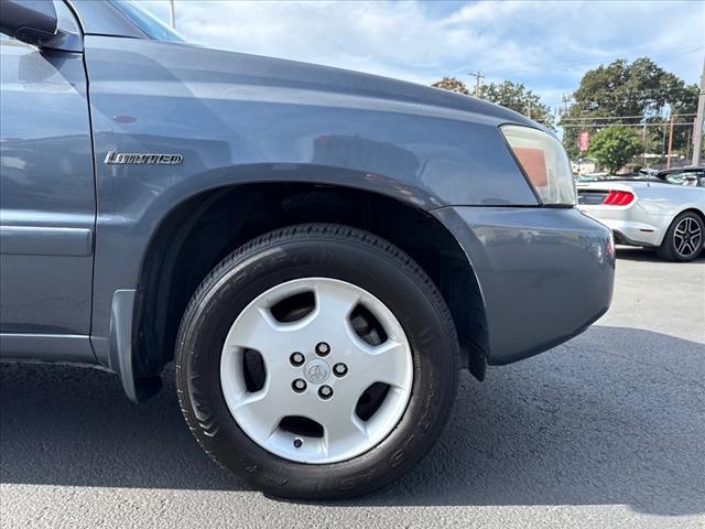 Photo of 2005 Bluestone Metallic Toyota Highlander
