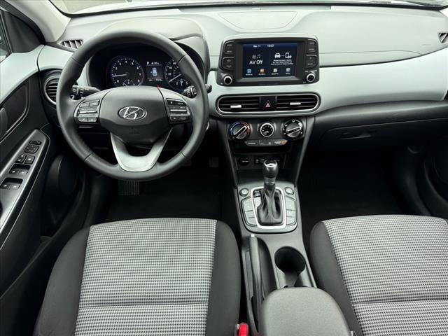 Photo of 2018 Chalk White Hyundai KONA
