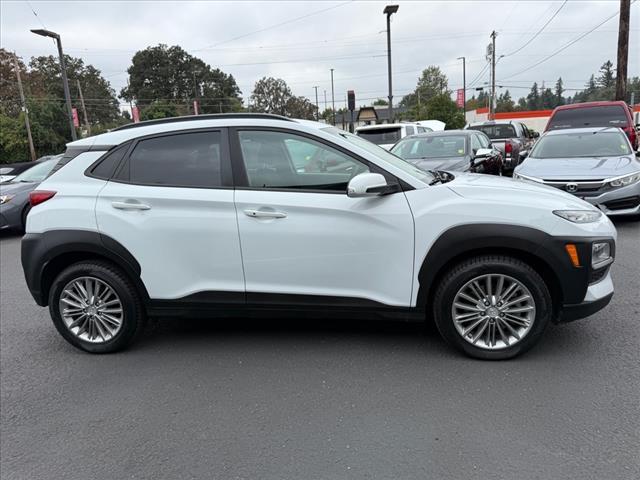 Photo of 2018 Chalk White Hyundai KONA