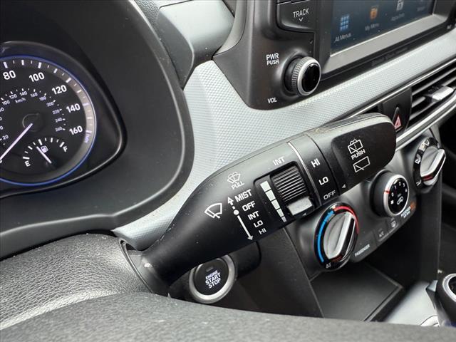 Photo of 2018 Chalk White Hyundai KONA