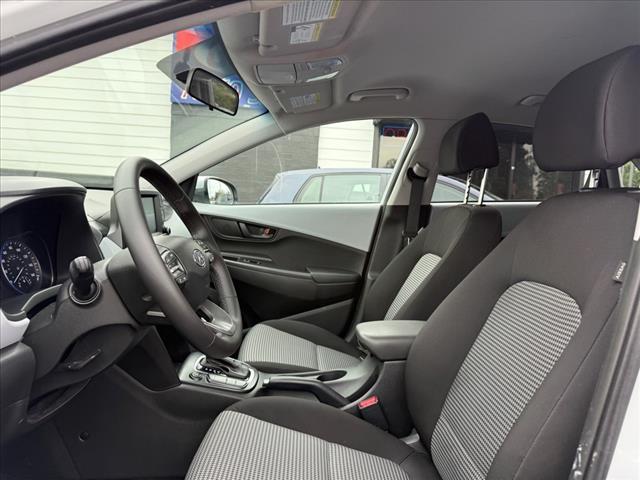Photo of 2018 Chalk White Hyundai KONA