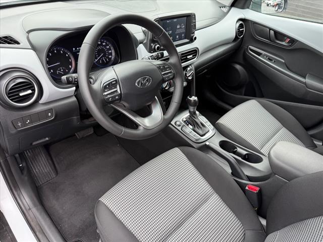 Photo of 2018 Chalk White Hyundai KONA