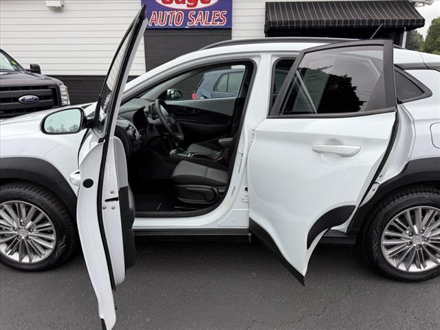 Photo of 2018 Chalk White Hyundai KONA