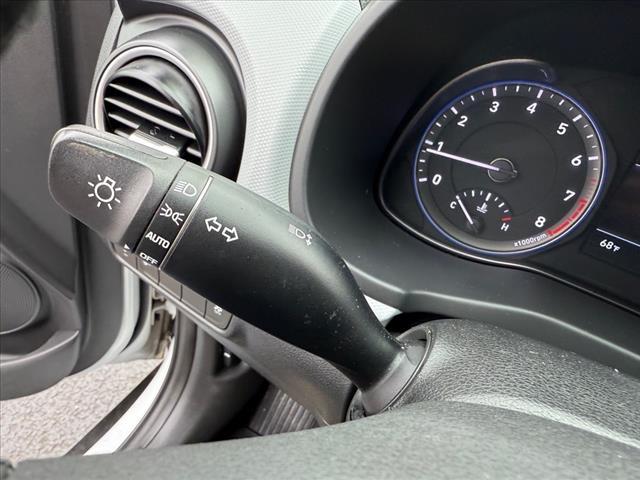 Photo of 2018 Chalk White Hyundai KONA