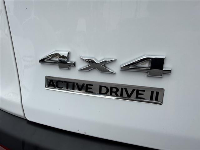 Photo of 2018 Bright White Clearcoat Jeep Cherokee