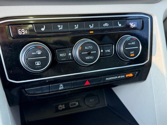 Photo of 2018 Tourmaline Blue Metallic Volkswagen Atlas