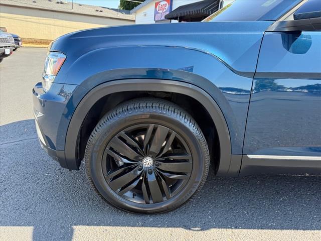 Photo of 2018 Tourmaline Blue Metallic Volkswagen Atlas