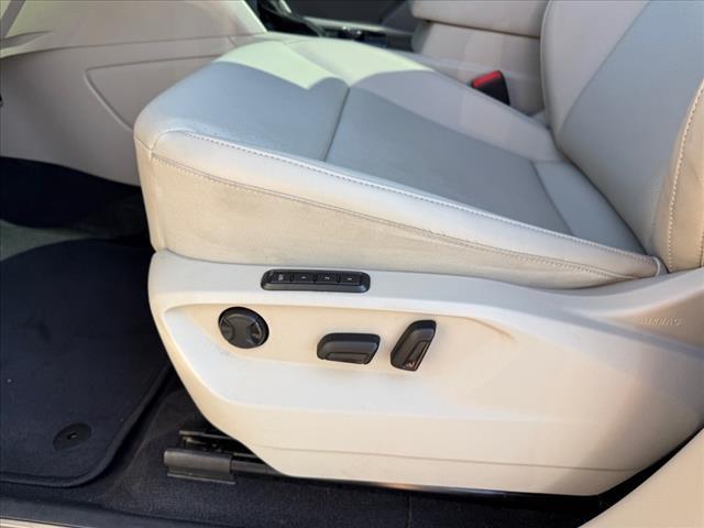 Photo of 2018 Tourmaline Blue Metallic Volkswagen Atlas