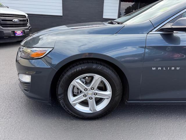 Photo of 2021 Shadow Gray Metallic Chevrolet Malibu