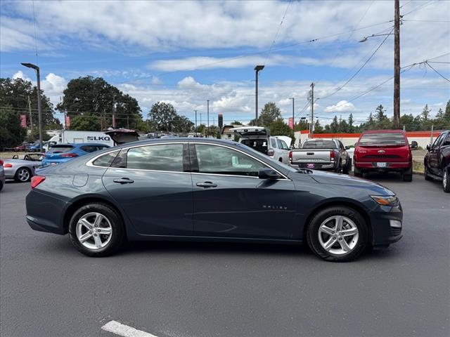 Photo of 2021 Shadow Gray Metallic Chevrolet Malibu