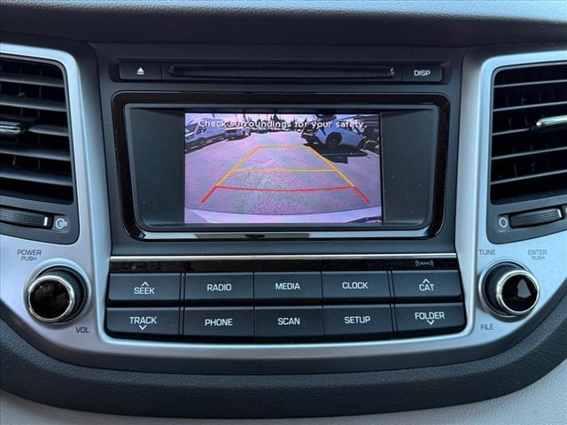Photo of 2017 Molten Silver Hyundai TUCSON