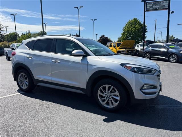 Photo of 2017 Molten Silver Hyundai TUCSON