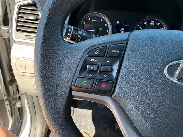 Photo of 2017 Molten Silver Hyundai TUCSON