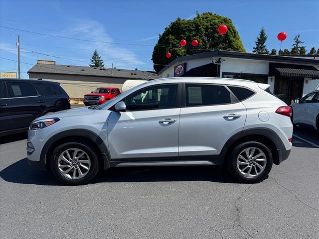 Photo of 2017 Molten Silver Hyundai TUCSON