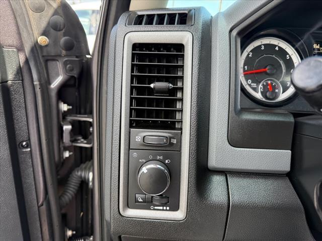 Photo of 2017 Granite Crystal Metallic Clearcoat RAM 1500
