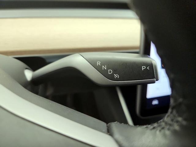 Photo of 2020 White Tesla Model Y