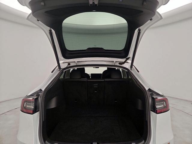 Photo of 2020 White Tesla Model Y