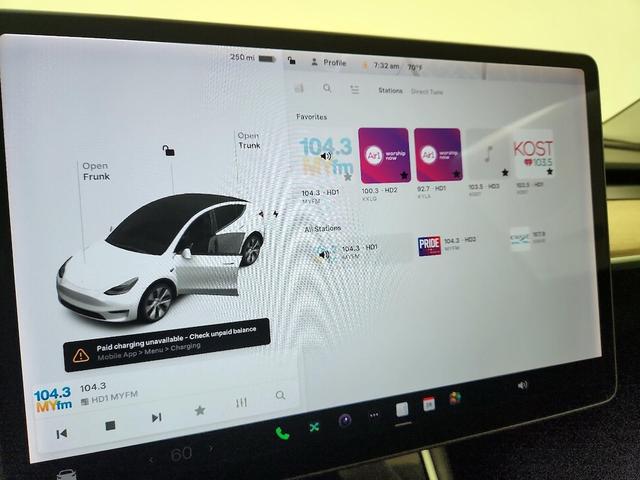 Photo of 2020 White Tesla Model Y