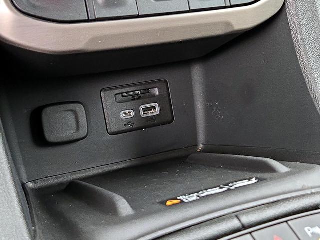 Photo of 2023 White GMC Acadia