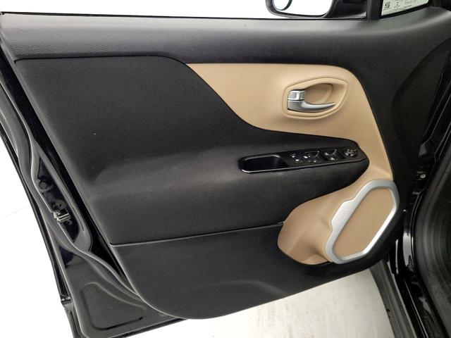 Photo of 2015 Black Jeep Renegade
