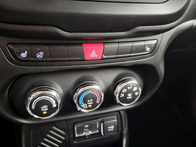 Photo of 2015 Black Jeep Renegade