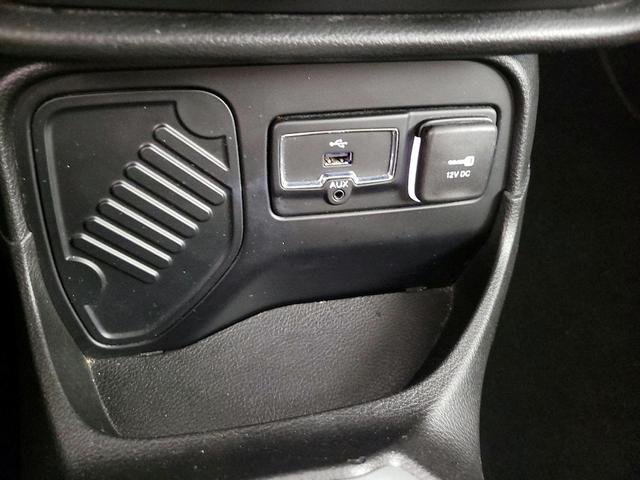 Photo of 2015 Black Jeep Renegade